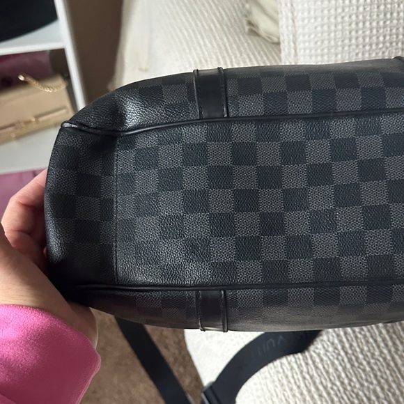 Authentic Louis Vuitton Damier Graphite Tadao 2 Way Tote. - Picture 8 of 16